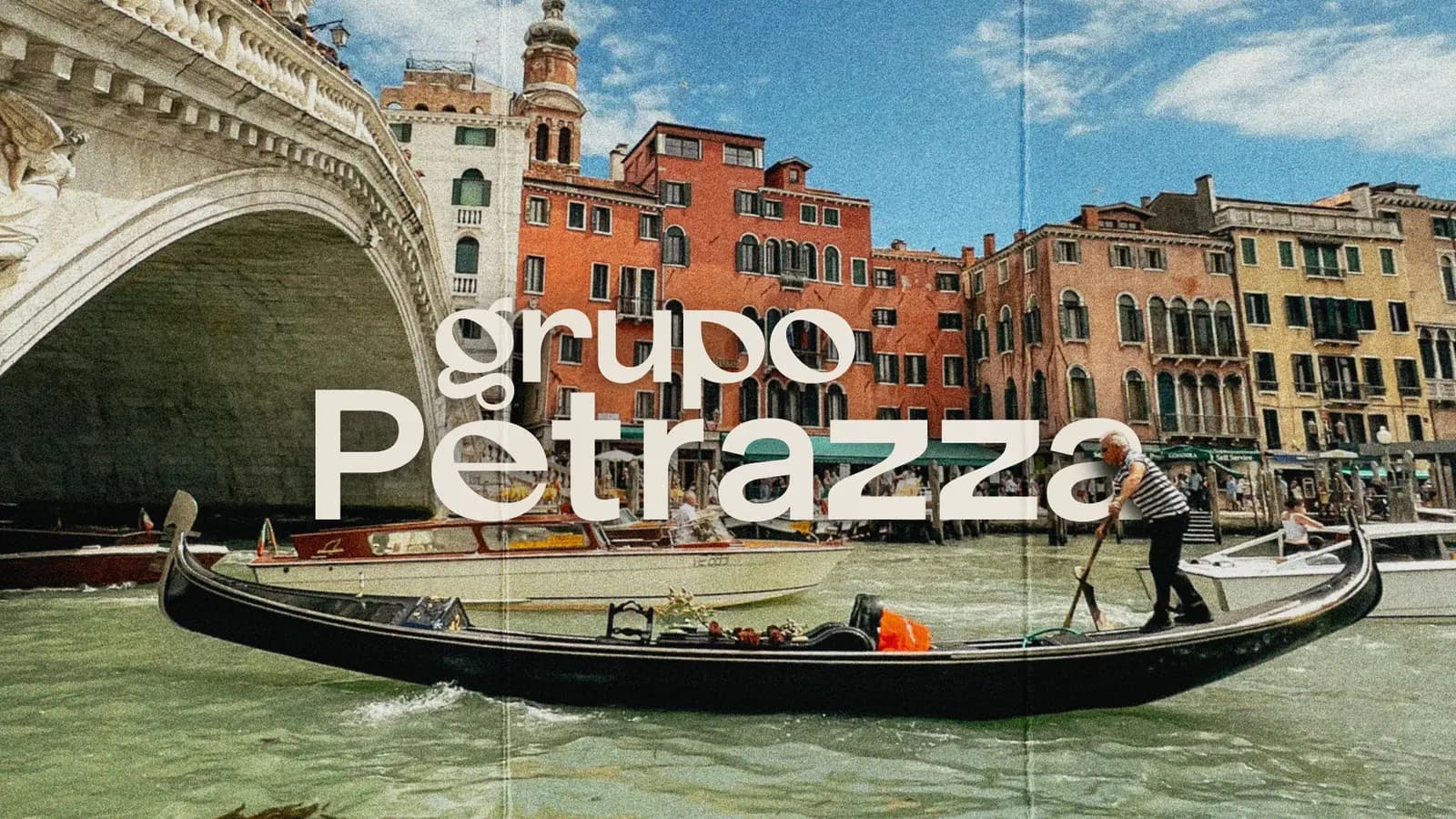 Canal de Veneza com gôndola — a herança italiana do grupo Petrazza